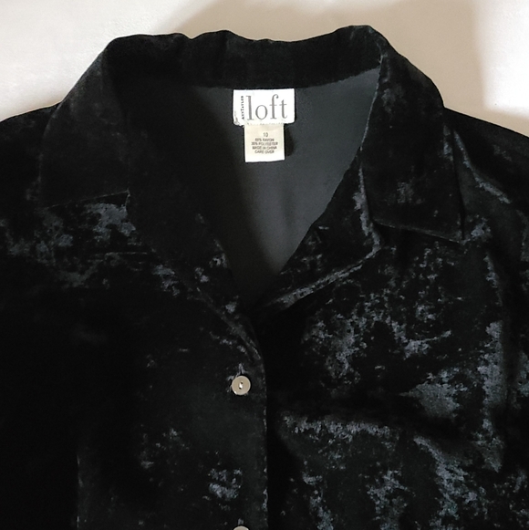 Ann Taylor Loft Textured Black Velour Long Sleeve Button-Down Blouse Size 10 - Picture 7 of 9